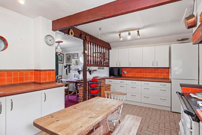 4 Bedroom Detached House For Sale In Valley Road, Harmans Cross, BH19 - Photo 9
