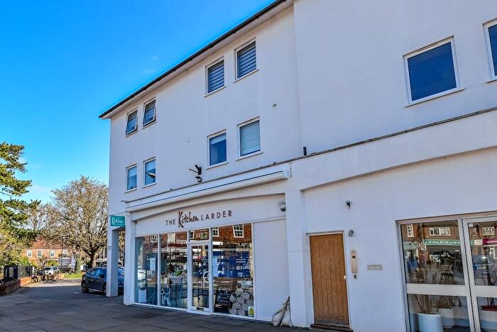 2 Bedroom Flat For Sale In St Peters Court, High Street, Chalfont St Peter, SL9