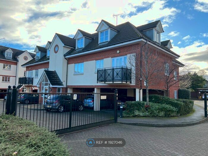 2 Bedroom Flat To Rent In Coy Court, Aylesbury, HP20