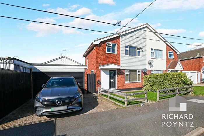 3 Bedroom Semi-Detached House For Sale In Double Garage - Gafzelle Drive, Canvey Island, SS8