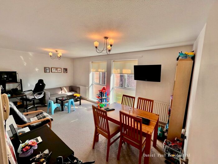 1 Bedroom Flat To Rent In Littlewood Close, London, W13