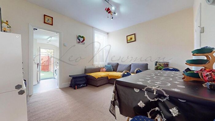 3 Bedroom Property To Rent In Selby Road, Plaistow, E13