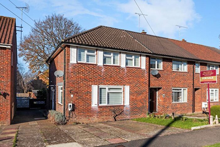 3 Bedroom End Of Terrace House For Sale In Hawkesbourne Road, Horsham, RH12