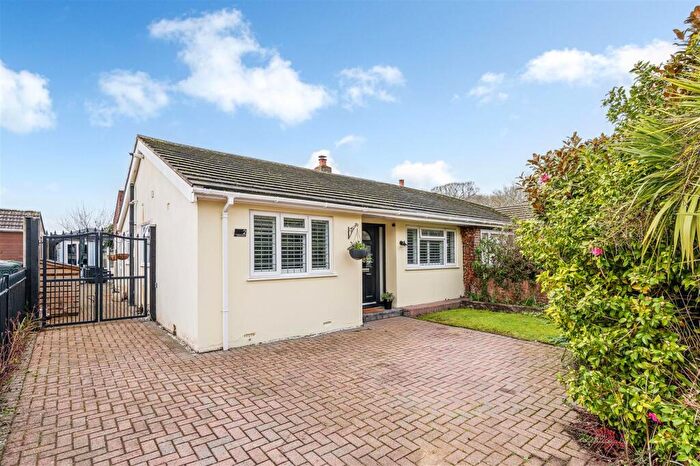 3 Bedroom Semi-Detached Bungalow For Sale In Inhurst Avenue, Waterlooville, PO7