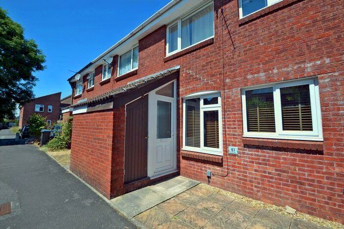 1 Bedroom Flat To Rent In Corner Croft, Clevedon, BS21