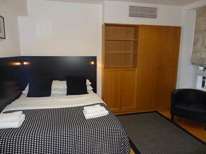 Studio To Rent In Cartwright Gardens, Bloomsbury, London, WC1H
