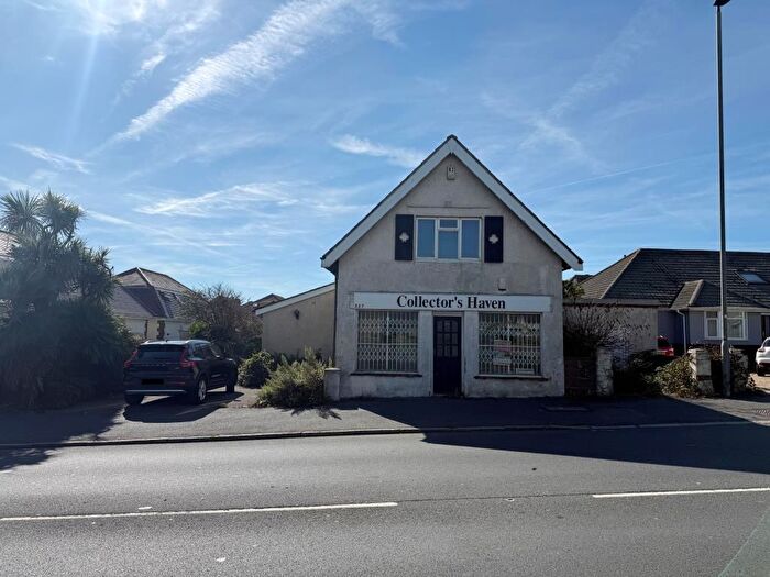 3 Bedroom Detached House For Sale In South Coast Road, Peacehaven, East Sussex, BN10