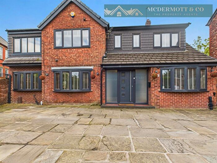 5 Bedroom Detached House For Sale In Ashton Road, Woodhouses, M35