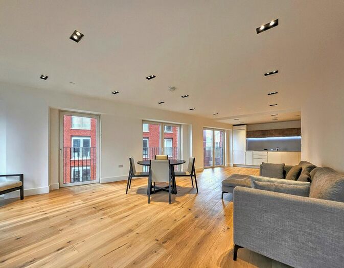 2 Bedroom Flat To Rent In Exchange Gardens, London, SW8