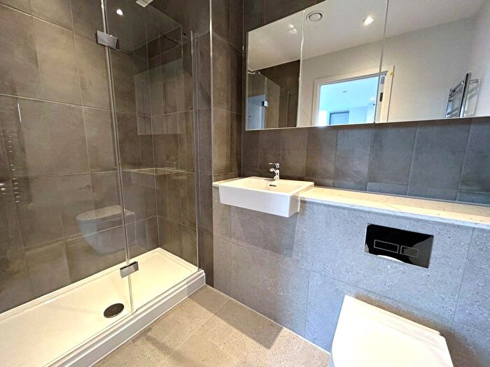 2 Bedroom Apartment To Rent In Dantzic Street, Manchester, M4