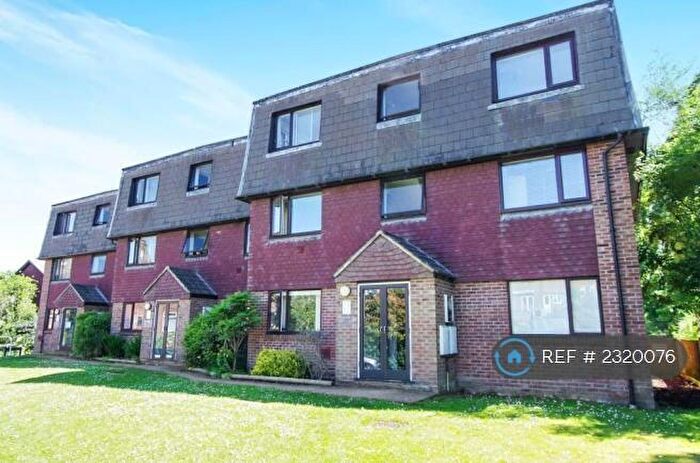 1 Bedroom Flat To Rent In Castle Court, Lewes, BN7