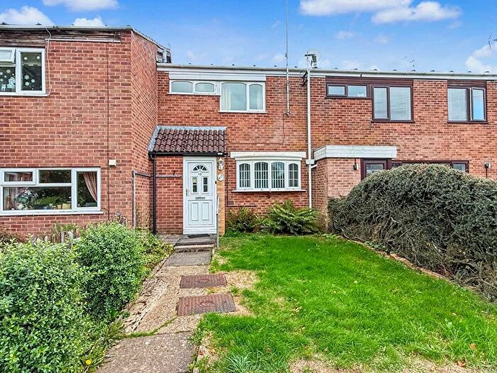 3 Bedroom Terraced House For Sale In Waveney Close, Daventry, NN11