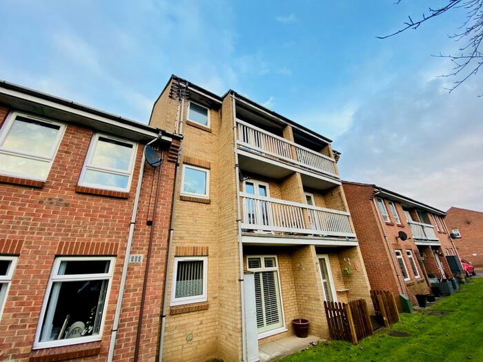 2 Bedroom Maisonette To Rent In Baxter Court, NR3