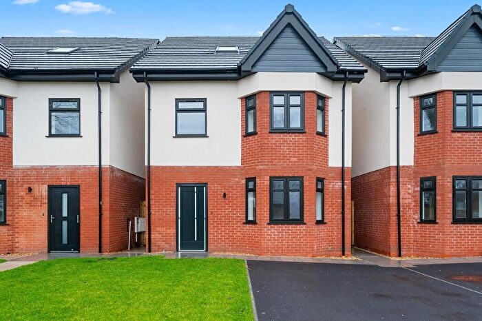 4 Bedroom House To Rent In Holly Close, Southport, PR8