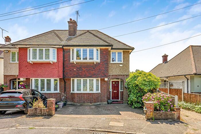 3 Bedroom Semi-Detached House For Sale In Wellington Avenue, Chingford, E4