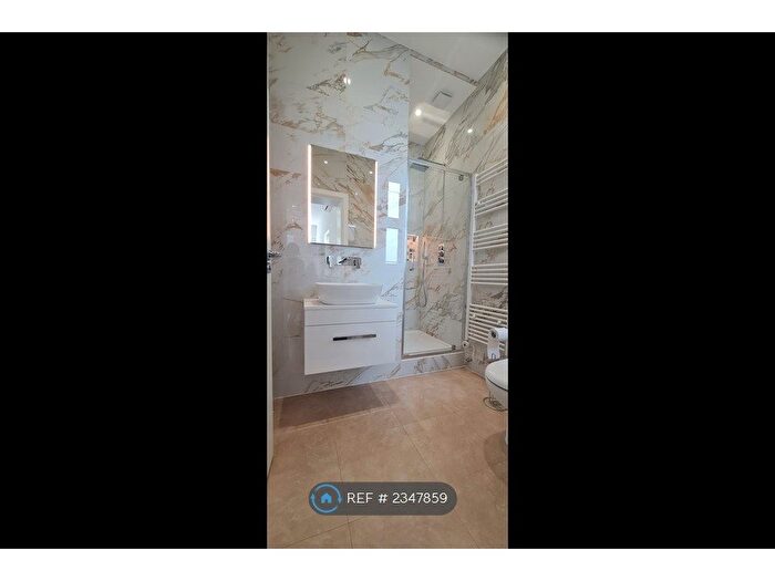 Studio To Rent In Tooting Bec, London, SW17