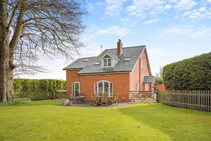 4 Bedroom Detached House For Sale In Purton, Swindon, Wiltshire, SN5