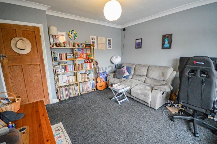 2 Bedroom Semi-Detached House For Sale In Hopefield Avenue, Sheffield, S12