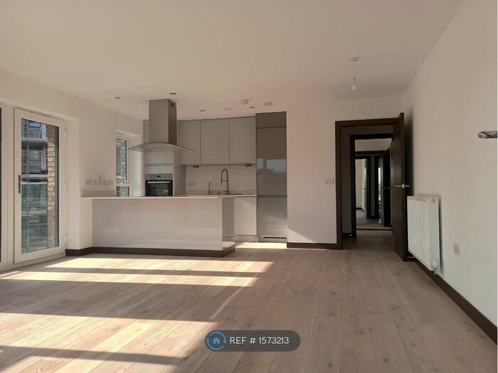 2 Bedroom Flat To Rent In Dartford, Kent, DA1