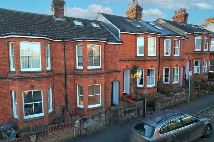 3 Bedroom Property To Rent In Wykeham Road, Farnham, GU9