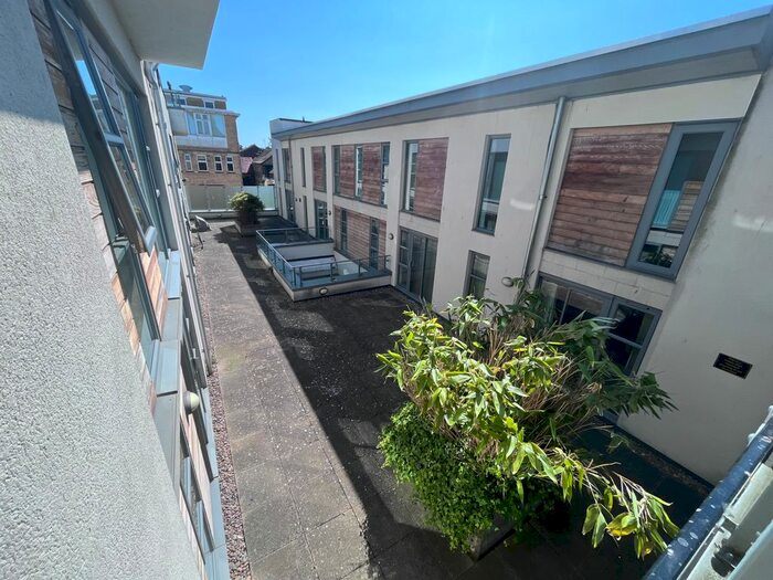 Studio To Rent In Corporation Street, Taunton, TA1