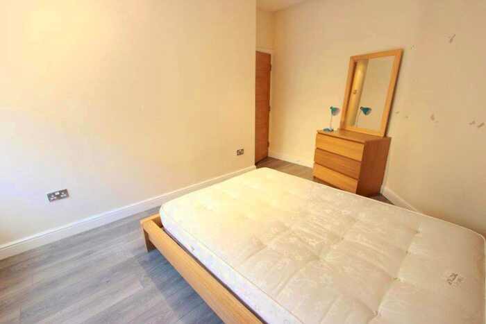 4 Bedroom Flat To Rent In Cleveland Street, London, W1T