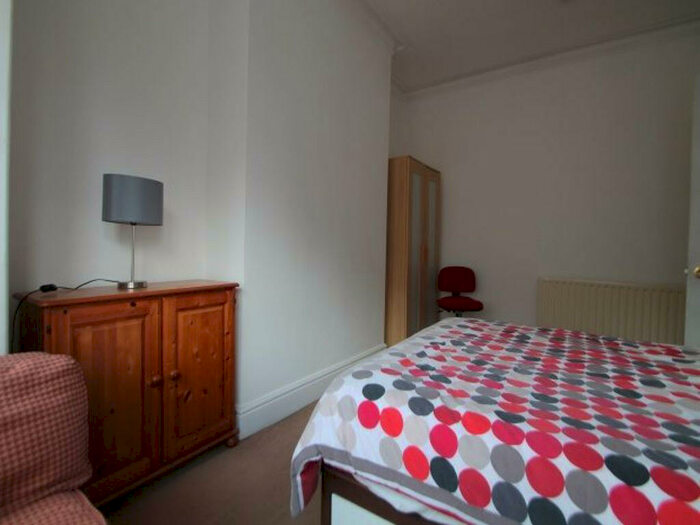 4 Bedroom House To Rent In Burchett Place, Leeds, LS6