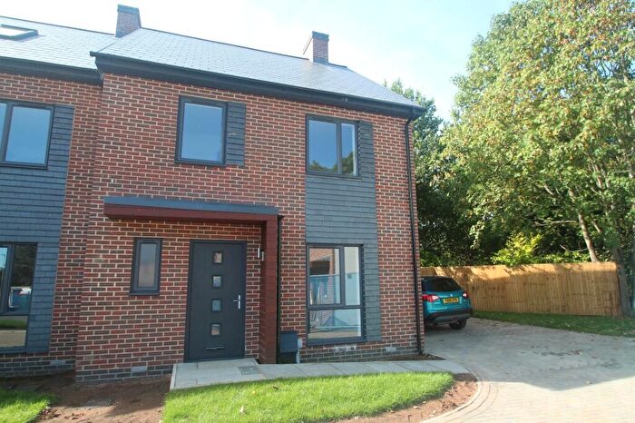 3 Bedroom Detached House For Sale In Woodleigh Close, Harrogate, North Yorkshire, HG1