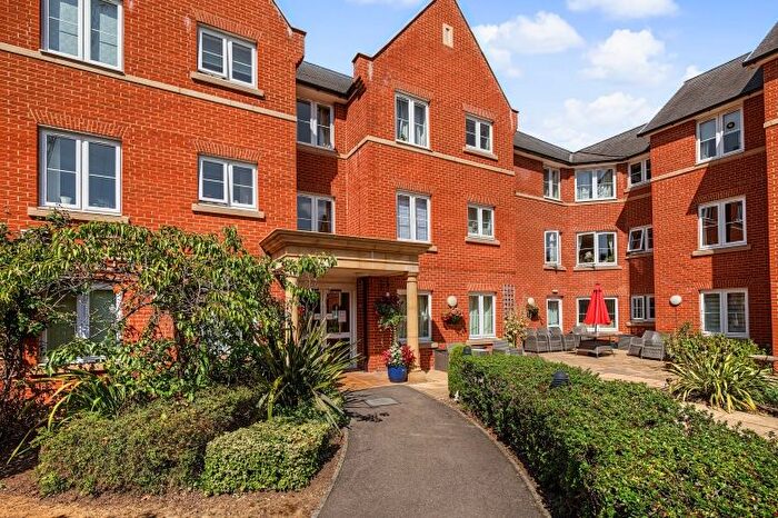 1 Bedroom Flat To Rent In School Lane, Banbury, OX16