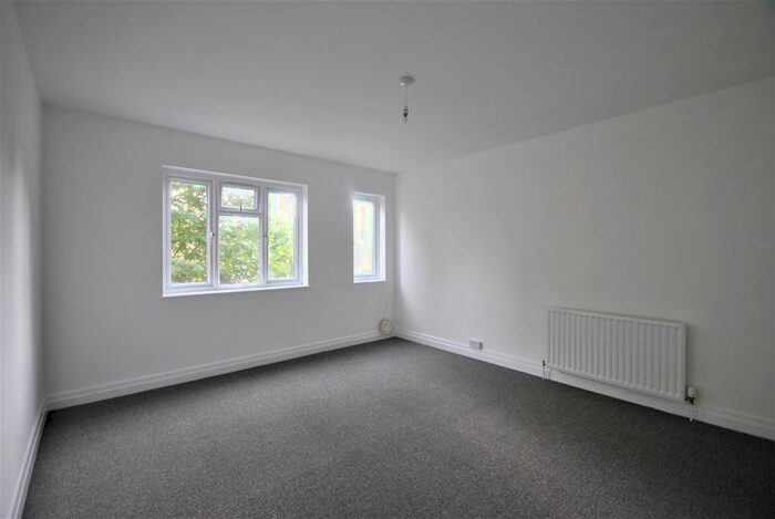 2 Bedroom Flat To Rent In Burnt Ash Lane, Bromley, BR1