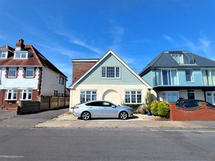 3 Bedroom Detached House To Rent In Hill Head Road, Fareham, PO14