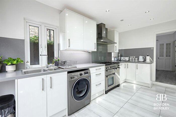 3 Bedroom Terraced House For Sale In Wellesley Road, London, E17