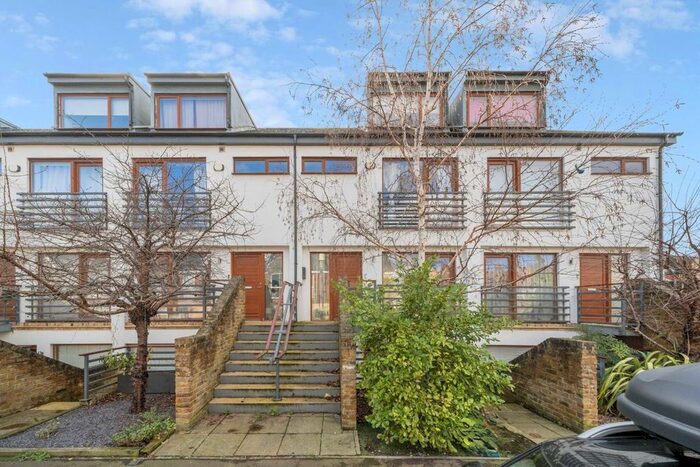 4 Bedroom Terraced House To Rent In Third Cross Road, Twickenham, TW2