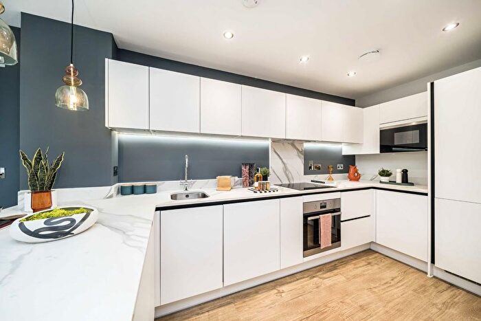 1 Bedroom Flat For Sale In Cavendish Grove, London, SW20