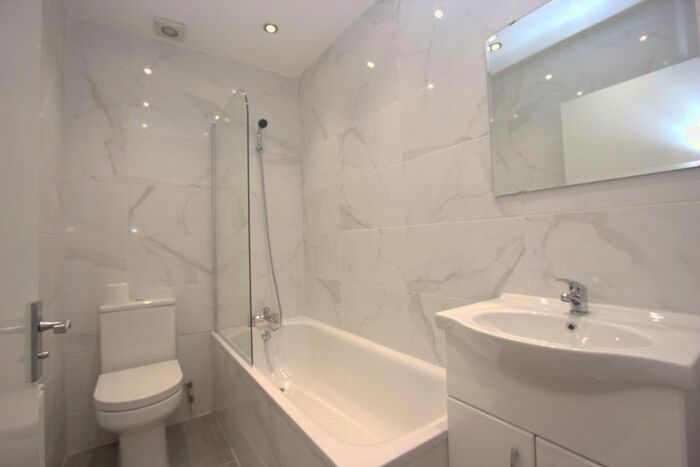 2 Bedroom Flat To Rent In Sidney Avenue, London, N13