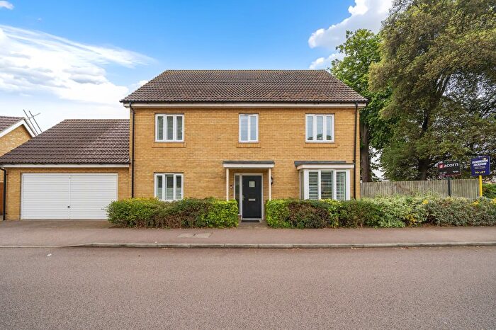 4 Bedroom Detached House To Rent In Martin Drive, Stone, Dartford, DA2