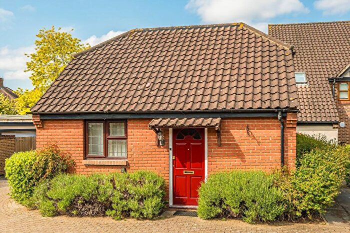 1 Bedroom Bungalow To Rent In Beaumont Place, Isleworth, TW7