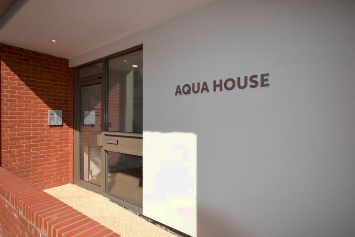 1 Bedroom Flat To Rent In Lymington, Hampshire, SO41