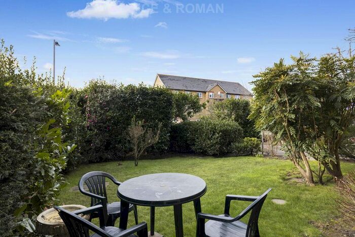 1 Bedroom Flat To Rent In Fairview Court, Kingston Upon Thames, KT2