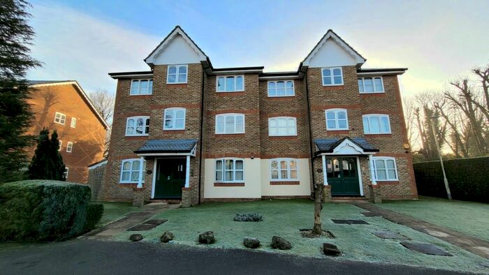 1 Bedroom Flat To Rent In Foxlands Close, Leavesden, Watford WD25
