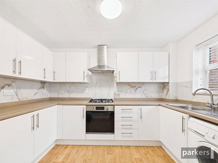 1 Bedroom Apartment To Rent In Vanbrugh Court, London Road, Reading, Berkshire, RG1