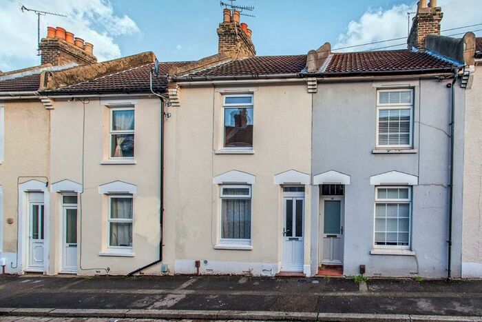 2 Bedroom House To Rent In Catherine Street, Rochester, Kent, ME1