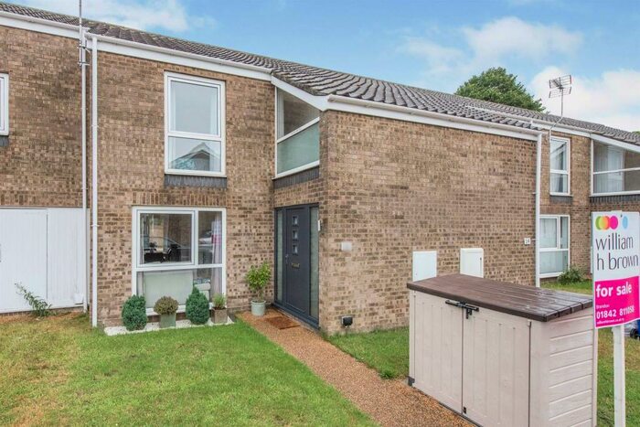 2 Bedroom Semi-Detached House To Rent In Yew Close, Raf Lakenheath, Brandon, IP27