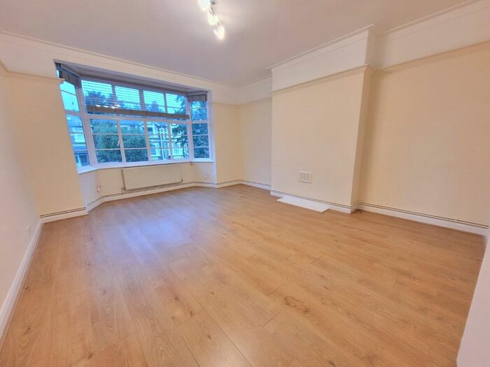 2 Bedroom Flat To Rent In Colney Hatch Lane, Muswell Hill, N10