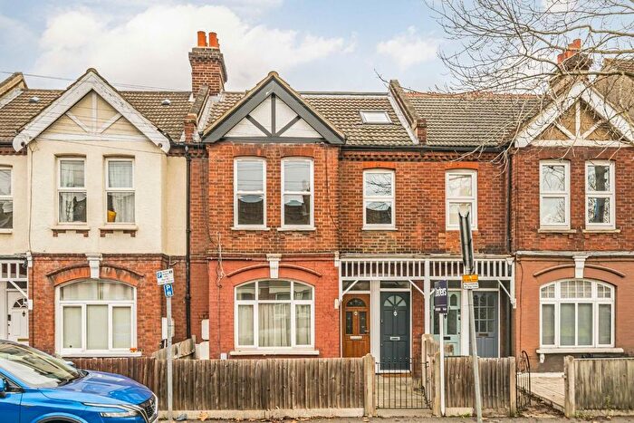 3 Bedroom Flat To Rent In Kingston Road, Wimbledon Chase, SW20
