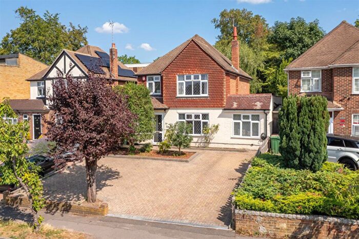 4 Bedroom Detached House For Sale In Effingham Close, Sutton, SM2
