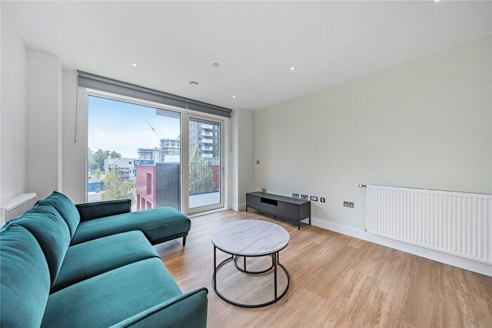 1 Bedroom Flat To Rent In Henley Cross, London, SE3