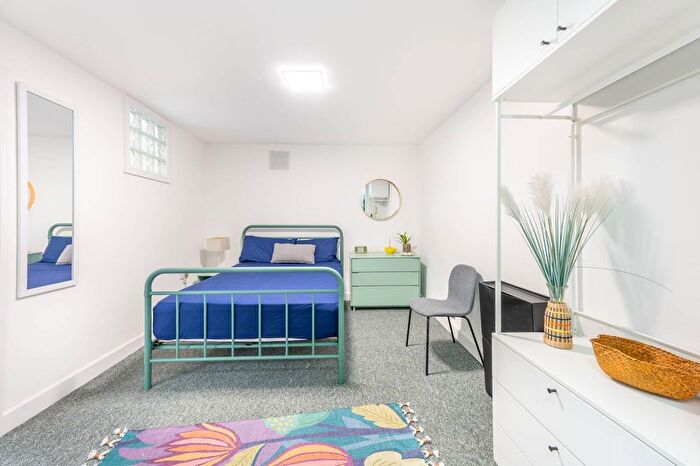 1 Bedroom Flat To Rent In Holland Road, Holland Park, London, W14