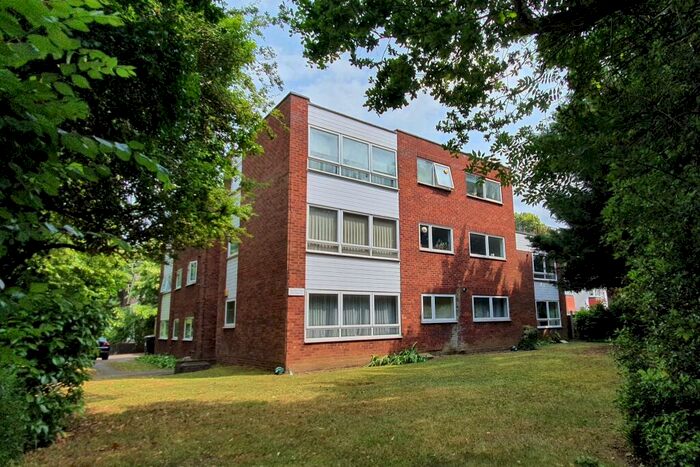 1 Bedroom Apartment To Rent In The Ridgeway, Enfield, EN2