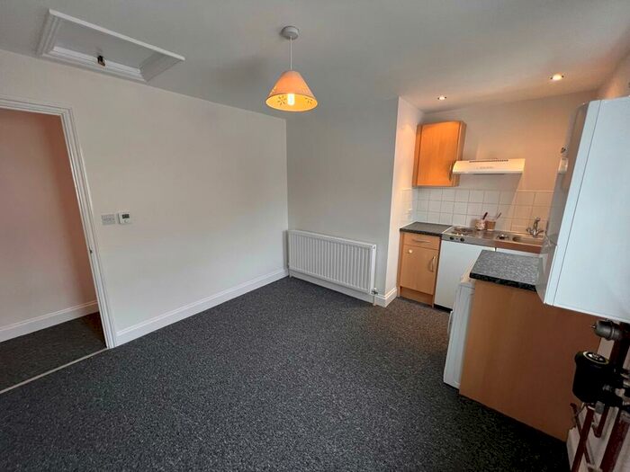 1 Bedroom Flat To Rent In Newly Refurbished Bedroom Flat - Leyton, E10
